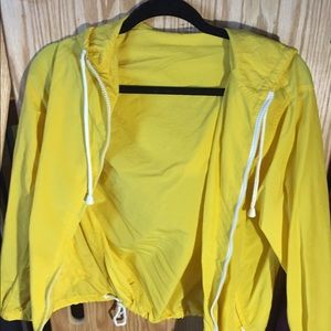 yellow windbreakerrrr